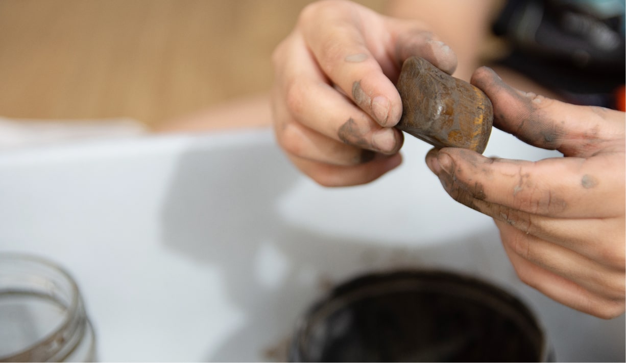 Conduct rock science experiments